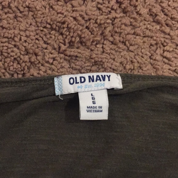 Old navy shirt - Picture 2 of 2